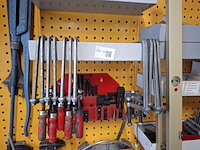 Wandstelling met diverse handgereedschap - afbeelding 6 van  7