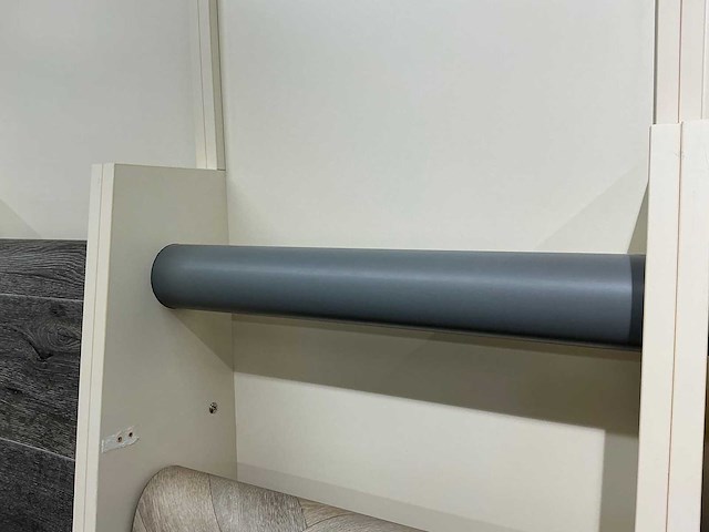 Wandstelling met tapijt en vinyl samples - afbeelding 3 van  5