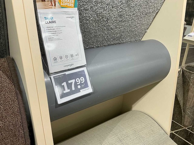 Wandstelling met tapijt en vinyl samples - afbeelding 4 van  5