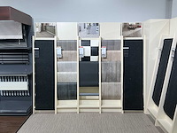 Wandstelling met tapijt en vinyl samples - afbeelding 2 van  7