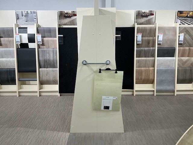 Wandstelling met tapijt en vinyl samples - afbeelding 4 van  7