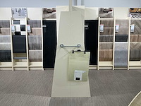 Wandstelling met tapijt en vinyl samples - afbeelding 4 van  7