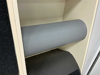 Wandstelling met tapijt en vinyl samples - afbeelding 7 van  7