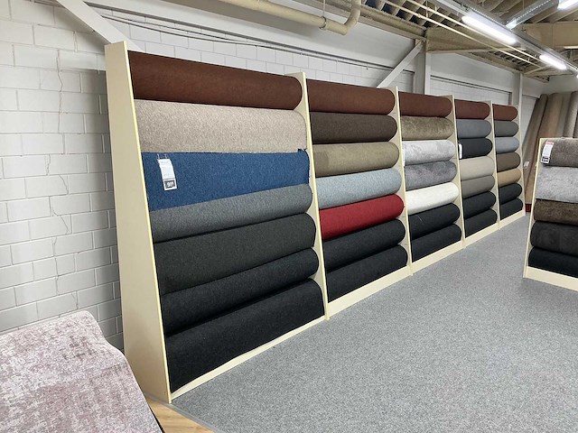 Wandstelling met tapijt en vinyl samples - afbeelding 1 van  7