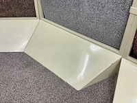 Wandstelling met tapijt samples - afbeelding 5 van  6