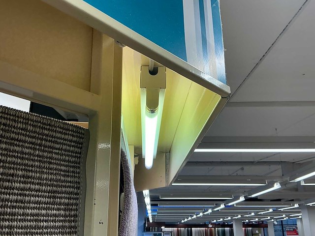 Wandstelling met tapijt samples - afbeelding 6 van  6