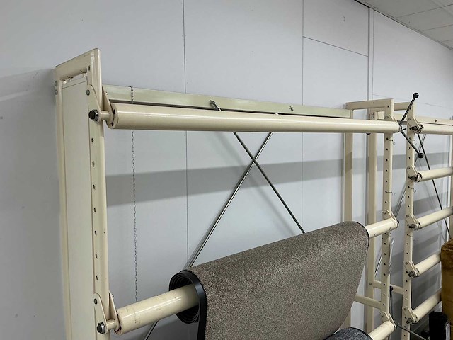 Wandstelling voor vloerbedekkingrollen (3x) - afbeelding 2 van  7