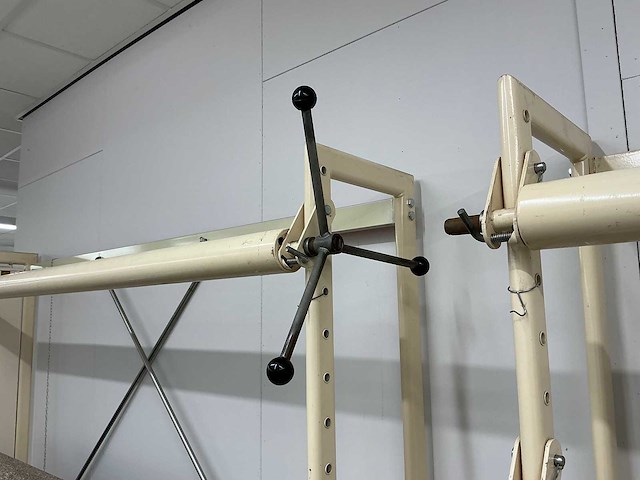 Wandstelling voor vloerbedekkingrollen (3x) - afbeelding 5 van  7