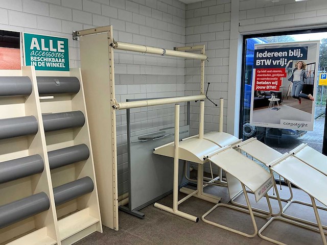 Wandstelling voor vloerbedekkingrollen (3x) - afbeelding 6 van  7