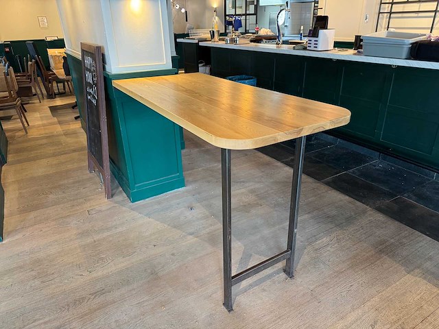 Wandtafel met stalen poot - afbeelding 1 van  3