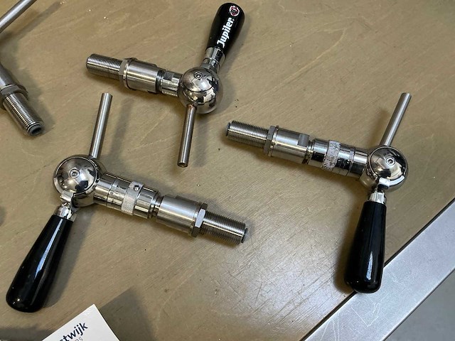 Wandtap (10x) inclusief rvs wandmontage koppeling - afbeelding 3 van  4