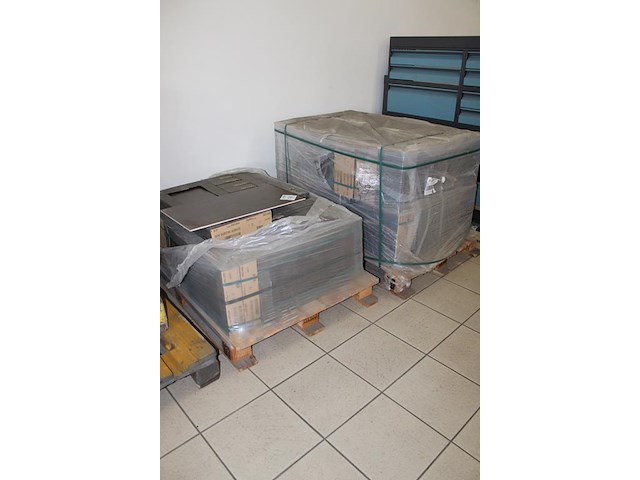 Wandtegel 30x60 cm met kleur sagrestano anthracite. 69 m2 op 2 pallets. - afbeelding 3 van  5