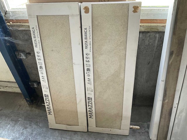 Wandtegel 33x100 cm; ca. 2,5 m² - afbeelding 1 van  3