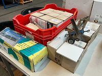 Wandtegel en tegelsnijder - afbeelding 1 van  6