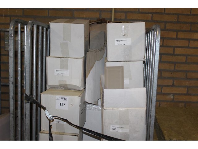 Wandtegels terre dázur metro taupe matt 10 x 20 cm. ruim 35 dozen a 50 stuks. - afbeelding 1 van  3