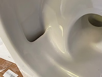 Wandtoilet, geberit, glans wit - afbeelding 2 van  4