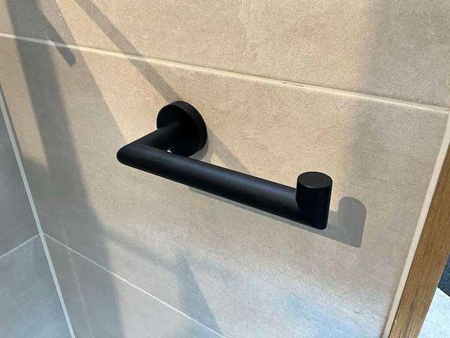Wandtoiletborstel, reserverolhouder & toiletrolhouder - afbeelding 5 van  6