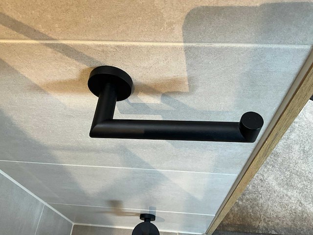 Wandtoiletborstel, reserverolhouder & toiletrolhouder - afbeelding 6 van  6