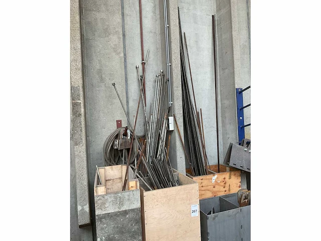 Wapeningstaal en hulponderdelen tbv mallenbouw - afbeelding 16 van  21