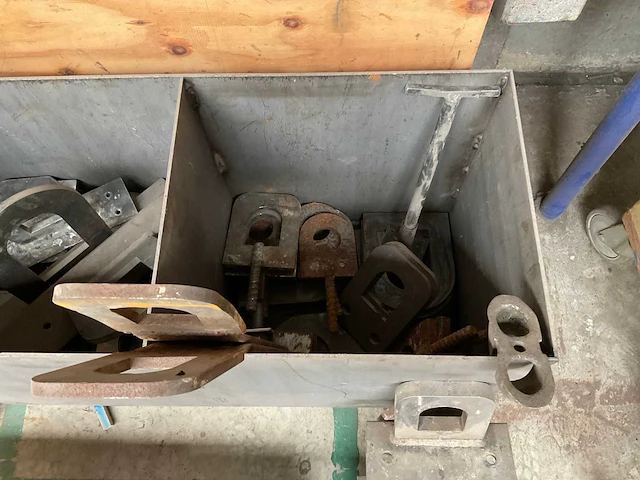 Wapeningstaal en hulponderdelen tbv mallenbouw - afbeelding 21 van  21