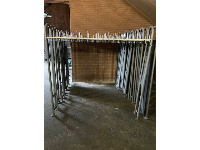 Wardrobe rack jackets (8x) - afbeelding 1 van  1