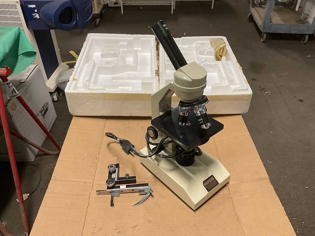 Ward’s microscope - afbeelding 3 van  10