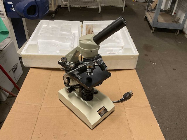Ward’s microscope - afbeelding 3 van  10