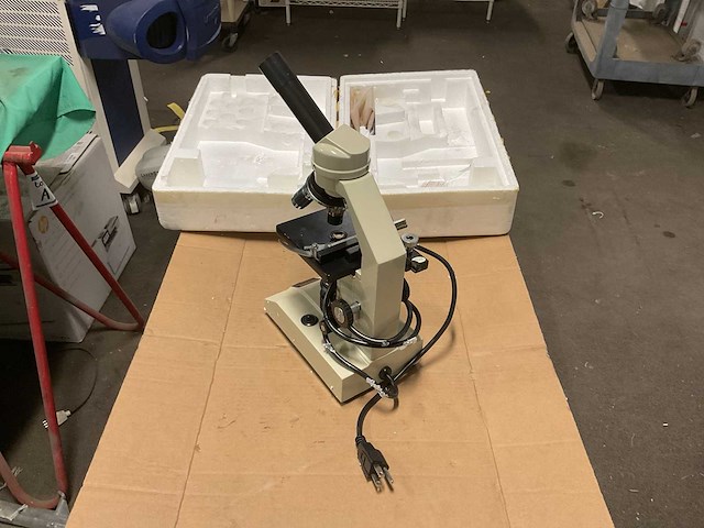 Ward’s microscope - afbeelding 4 van  10