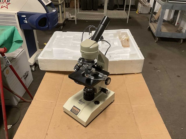 Ward’s microscope - afbeelding 1 van  10