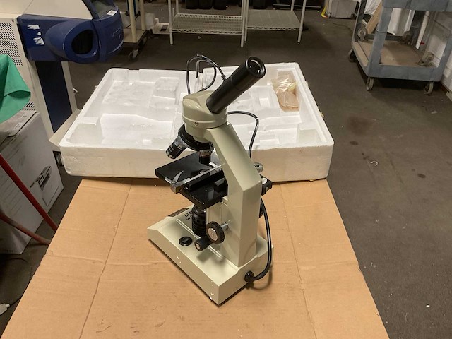 Ward’s microscope - afbeelding 4 van  10