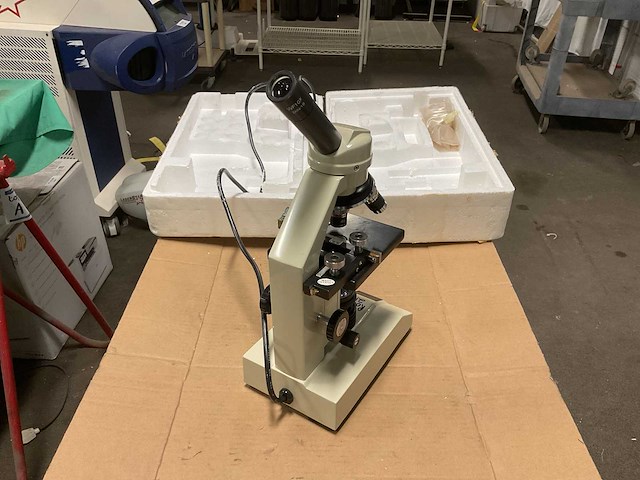 Ward’s microscope - afbeelding 5 van  10