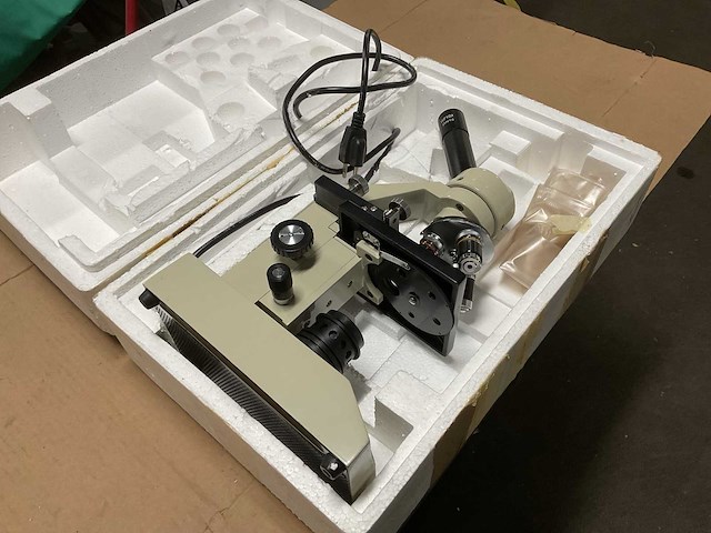 Ward’s microscope - afbeelding 8 van  10