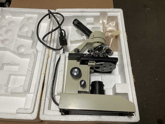 Ward’s microscope - afbeelding 9 van  10