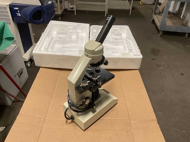 Ward’s microscope - afbeelding 5 van  10