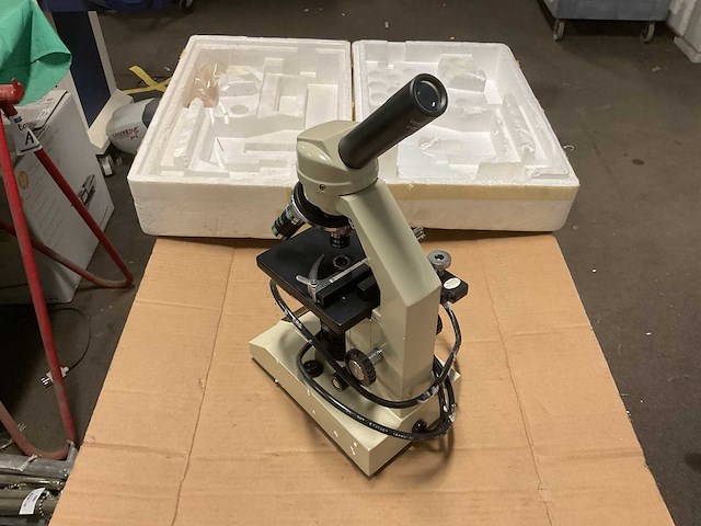 Ward’s microscope - afbeelding 4 van  10