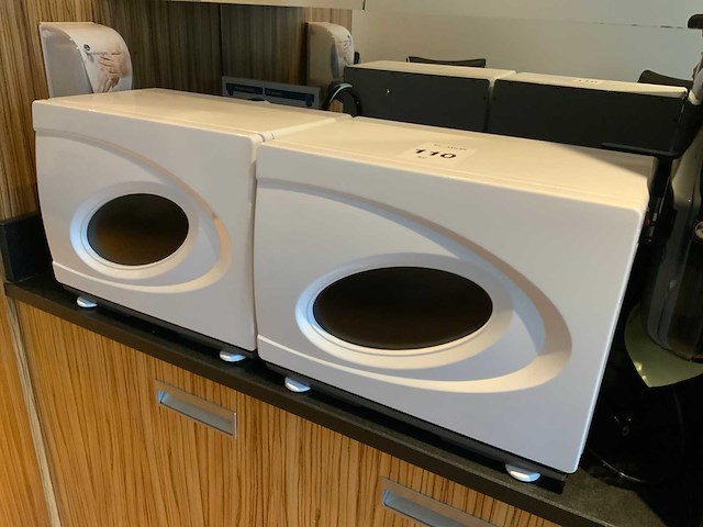 Warme doek en sterilisatie kast (2x) - afbeelding 1 van  6
