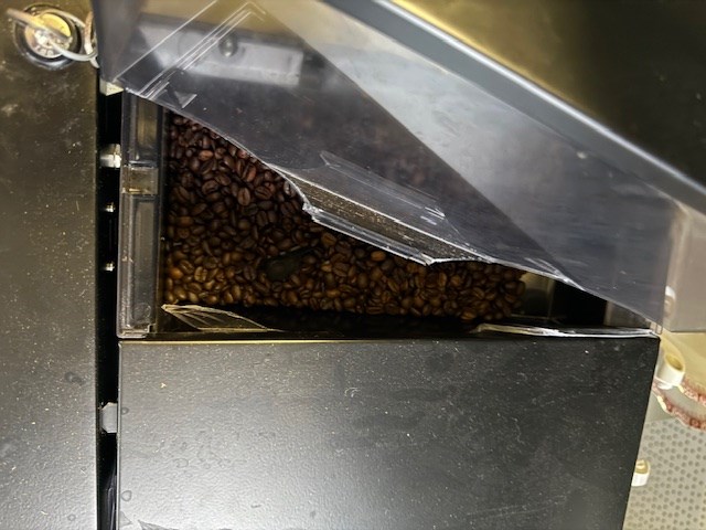 Warme drankenautomaat spengler type psl-es2-50, scheur in bonenhouder - afbeelding 5 van  5