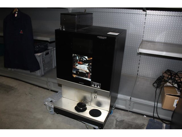 Warmedrankenautomaat spengler type psl-es2-50 met wateronthardener. - afbeelding 1 van  5