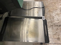 Warmhoudplaat 230 volt ( niet getest) - 2 stuks - afbeelding 1 van  1
