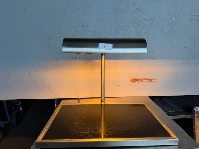 Warmte plaat met warmte lamp - afbeelding 1 van  1