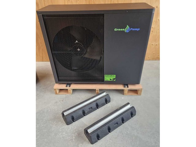 Warmtepomp 9kw - 1 fase incl. trillingsdempers, greenpump, propaan, antraciet - afbeelding 1 van  2