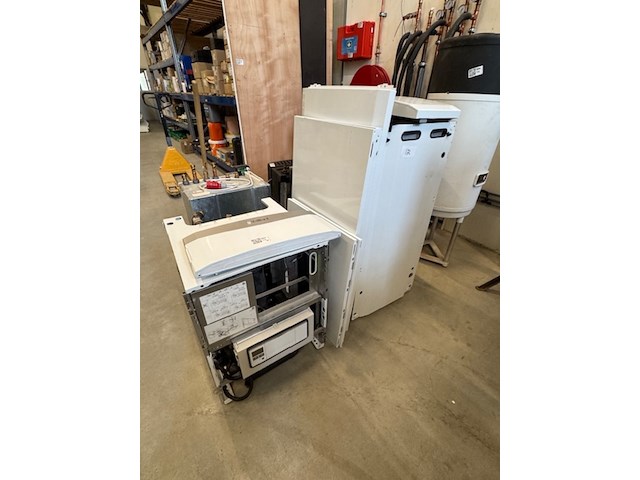 Warmtepomp met boiler vaillant, unitower vlw 58/5 is - afbeelding 1 van  6