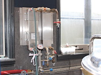 Warmtewisselaar nn. let op: kavel is onderdeel van combinatiekavel k001. onderdeel van combinatiekavel complete mini brouwerijopstelling bestaande uit brouwhuis, 8 gistingstanks (deels gevuld), bottellijn, pompen, warmtewisselaar, natte lijn etiketteermachine en chiller - afbeelding 1 van  3