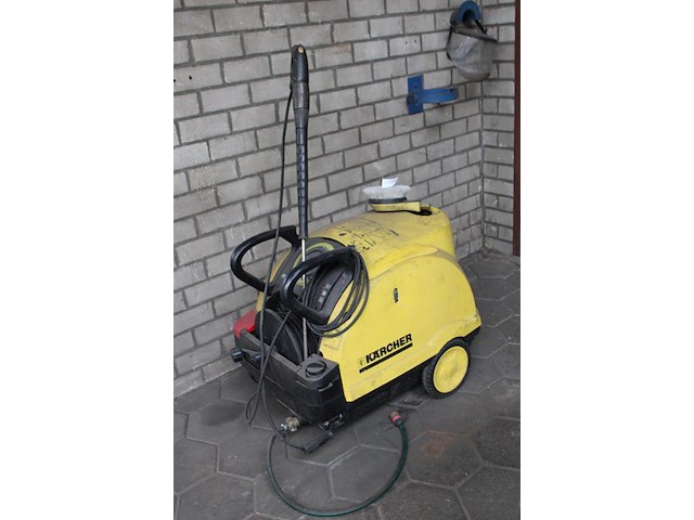 Warmwater hogedrukreiniger karcher met dieselverwarming hds 558c eco. - afbeelding 2 van  2