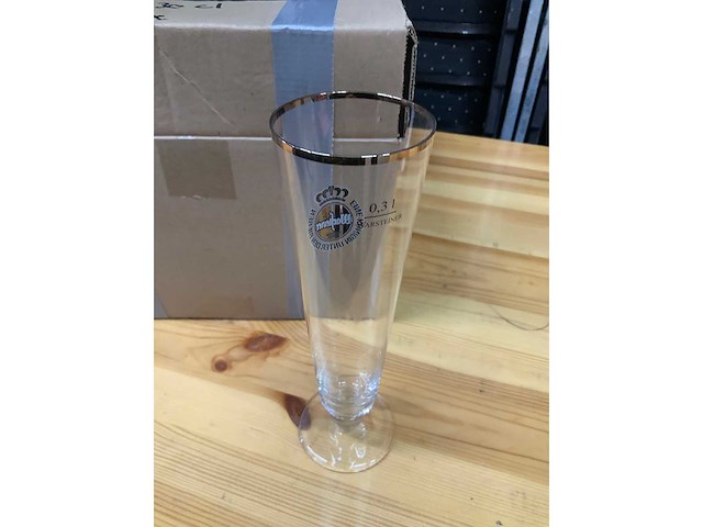 Warsteiner - 0.3l - beerglass on food (72x) - afbeelding 3 van  5