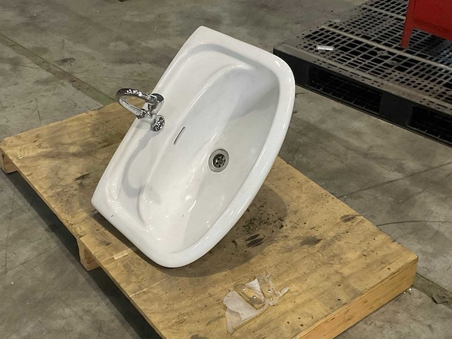 Wasbak met kraan - afbeelding 1 van  5