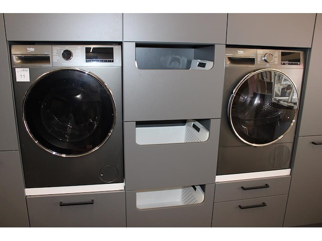 Wascombinatie bestaande uit wasmachine beko b300 b3wt58410m2 en condens droogmachine beko b300 b3t6823m2. n... onderdeel van combinatiekavel combinatie van luxe was- / kledingwand nolte met met wascombinatie beko. kavel is combinatiekavel van de kavels c010 en c011. - afbeelding 1 van  6