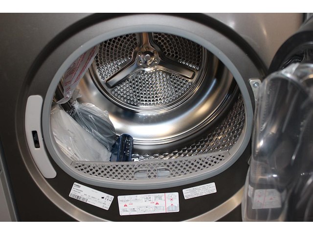 Wascombinatie bestaande uit wasmachine beko b300 b3wt58410m2 en condens droogmachine beko b300 b3t6823m2. n... onderdeel van combinatiekavel combinatie van luxe was- / kledingwand nolte met met wascombinatie beko. kavel is combinatiekavel van de kavels c010 en c011. - afbeelding 6 van  6