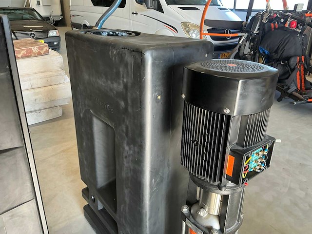 Washtec pomp met vat - afbeelding 6 van  8