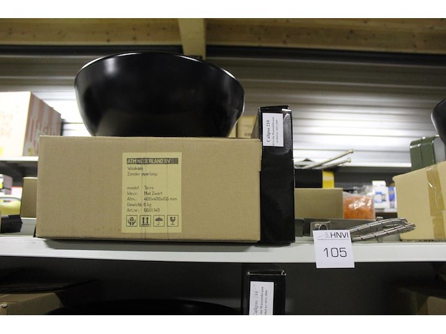 Waskom atm nederland zwart type terra afm. 400 x 400 x 155 mm met wastafelkraan type calipso 210 - afbeelding 1 van  3